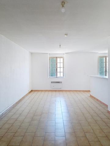 À LOUER – Appartement T4 de 107 m² avec terrasse – Bollène À LOUER – Appartement T4 de 107 m² avec terrasse – Bollène