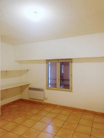 À LOUER – Appartement T4 de 107 m² avec terrasse – Bollène À LOUER – Appartement T4 de 107 m² avec terrasse – Bollène