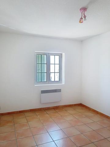 À LOUER – Appartement T4 de 107 m² avec terrasse – Bollène À LOUER – Appartement T4 de 107 m² avec terrasse – Bollène