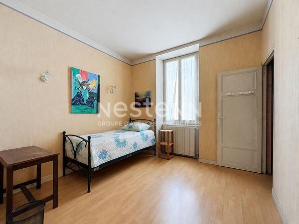 A vendre Maison de ville à rafraîchir à Nérac - 6 pièces, 126 m² avec garage et cour