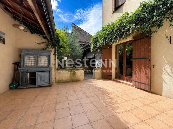 A vendre Maison de ville à rafraîchir à Nérac - 6 pièces, 126 m² avec garage et cour