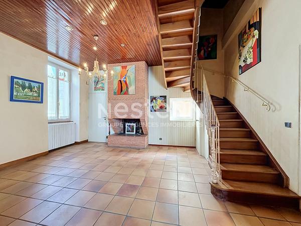 A vendre Maison de ville à rafraîchir à Nérac - 6 pièces, 126 m² avec garage et cour