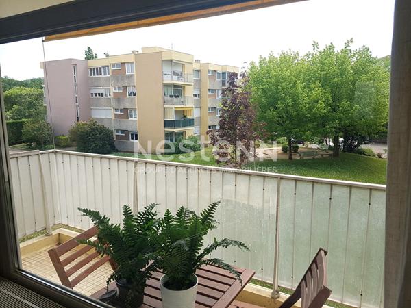 Appartement 5 Pièces avec 4 chambres Balcon Cave et Parking Fort - 69500 BRON