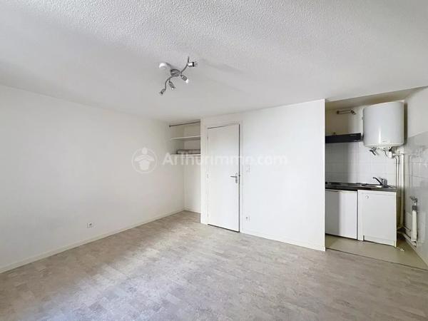 Location                                                      Appartement
                        
                     1 pièces                      20 m2                     à Clermont-Ferrand