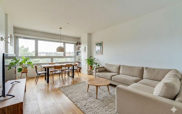 Appartement à vendre    3 pièces • 81,43 m2 Caluire-et-Cuire