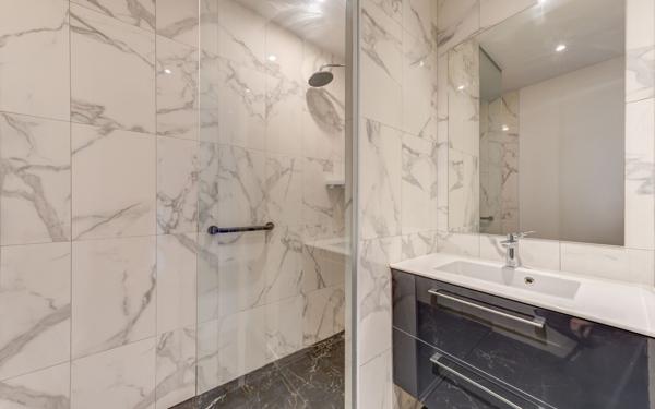 Appartement à vendre    3 pièces • 81,43 m2 Caluire-et-Cuire