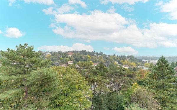 Appartement à vendre    3 pièces • 81,43 m2 Caluire-et-Cuire