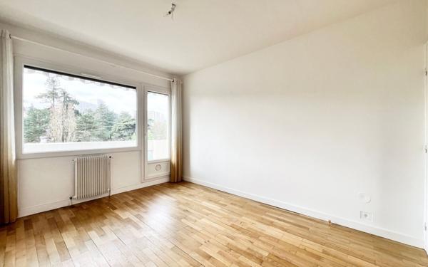 Appartement à vendre    3 pièces • 81,43 m2 Caluire-et-Cuire