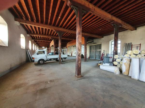 Grand ensemble immobilier de 8000m2 découpable en appartements + parking