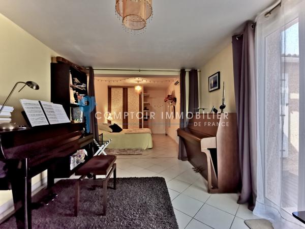 Villa
                                                                                                                                                                                                                                                                                                                        6 pièce(s)                                                                                                                                                                                                          5 chambre(s)                                                                                                                                                                                                          150  m²