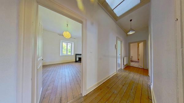 Toul (Cathédrale) : 3 pièces principales ; 86 m2 Carrez, cave et grenier