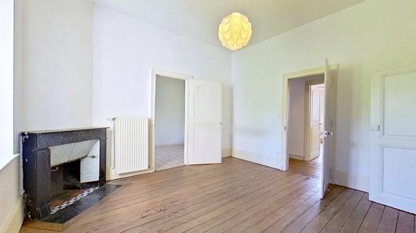 Toul (Cathédrale) : 3 pièces principales ; 86 m2 Carrez, cave et grenier