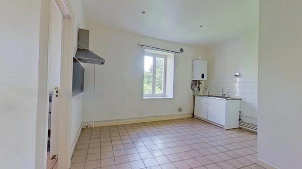 Toul (Cathédrale) : 3 pièces principales ; 86 m2 Carrez, cave et grenier