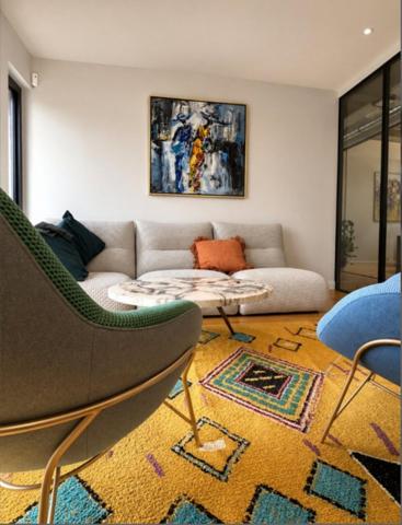 IMMEUBLE DE BUREAUX NEUF À VENDRE – BÈGLES CENTRE