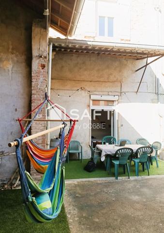 07140 Les Vans Centre : Duplex avec terrasse et dependances