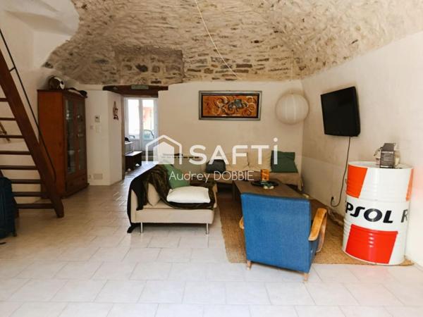 07140 Les Vans Centre : Duplex avec terrasse et dependances