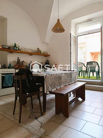 07140 Les Vans Centre : Duplex avec terrasse et dependances