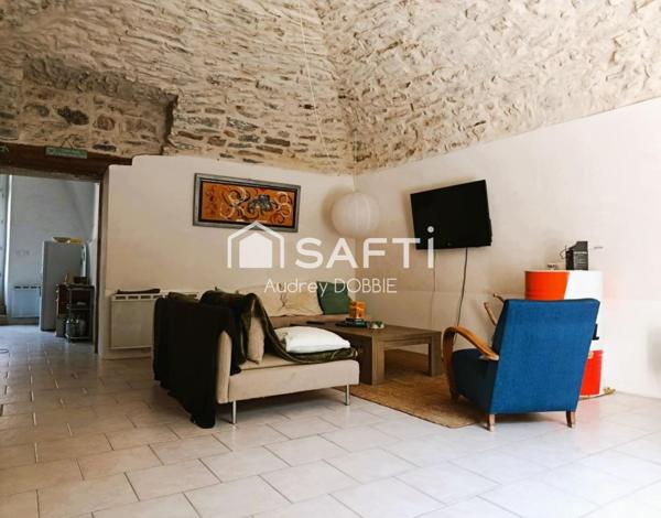 07140 Les Vans Centre : Duplex avec terrasse et dependances