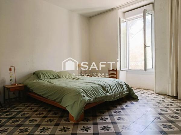 07140 Les Vans Centre : Duplex avec terrasse et dependances