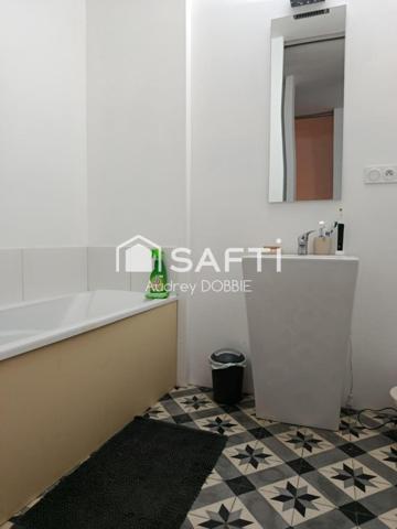 07140 Les Vans Centre : Duplex avec terrasse et dependances