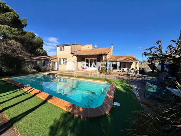 Maison avec piscine et forage sur terrain 4426m2