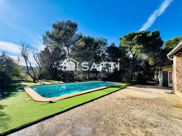 Maison avec piscine et forage sur terrain 4426m2