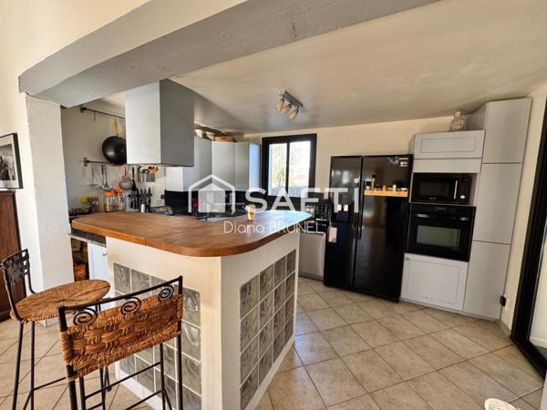 Maison avec piscine et forage sur terrain 4426m2