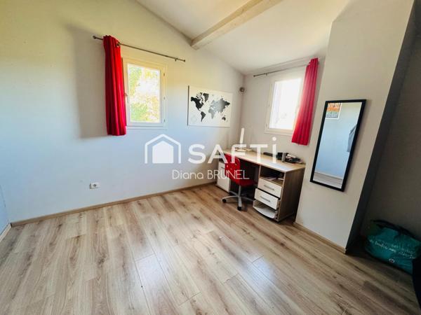 Maison avec piscine et forage sur terrain 4426m2