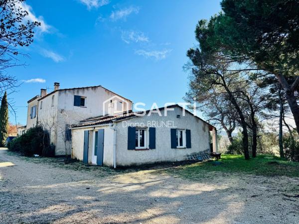 Maison avec piscine et forage sur terrain 4426m2
