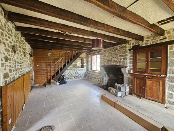 Maison
         4 pièces
        - 84 m²