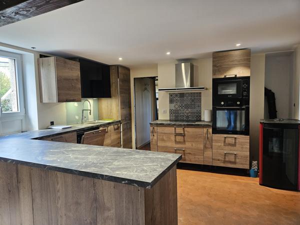 Maison
         4 pièces
        - 84 m²