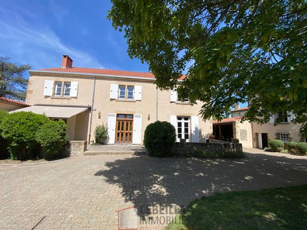 Maison 12 pièce(s) 7 chambre(s) 280 m²