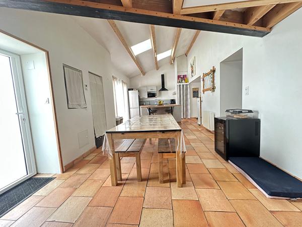 Maison en pierre 3 chambres à vendre à Maché