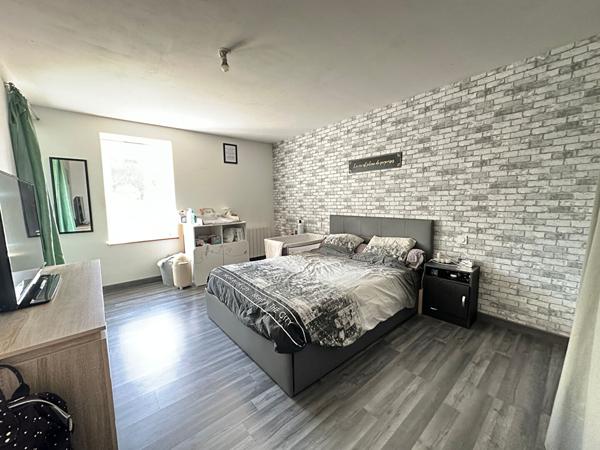 Maison en pierre 3 chambres à vendre à Maché