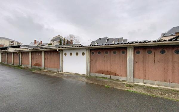 Stationnement à vendre    140 m2 Joué-lès-Tours