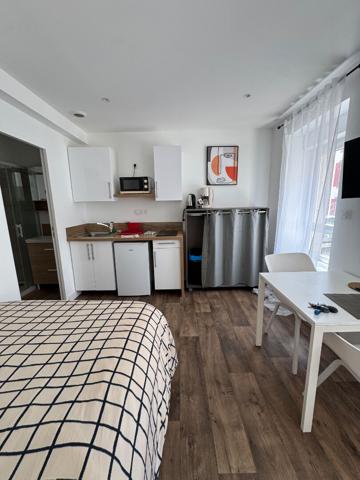 CENTRE VILLE STUDIO MEUBLE Avec charges comprilses , Brest