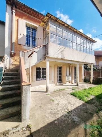 Les Arcs centre belle maison composée de 3 appartements garage véranda 259m terrain 249000€ Les Arcs (83460)