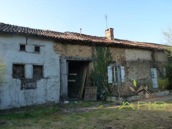 Maison mitoyenne à rénover
