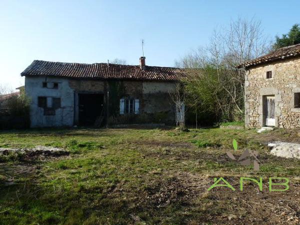 Maison mitoyenne à rénover