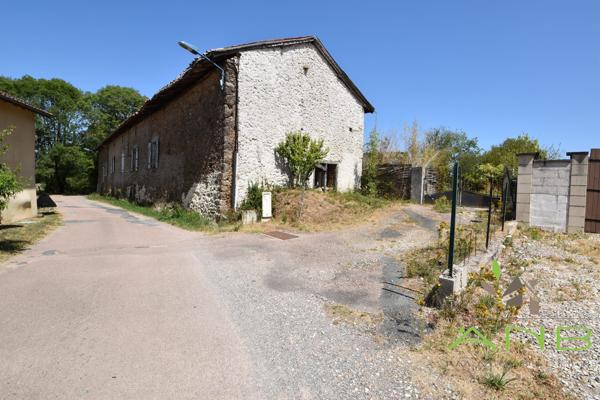 Maison mitoyenne à rénover