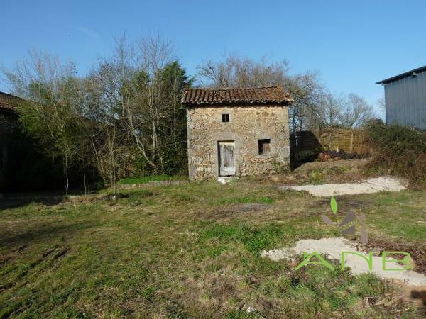 Maison mitoyenne à rénover
