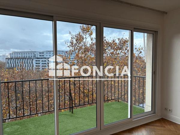 Location Appartement 3 pièces 63.44 m² - 10 AVENUE DE SALONIQUE Paris 75017