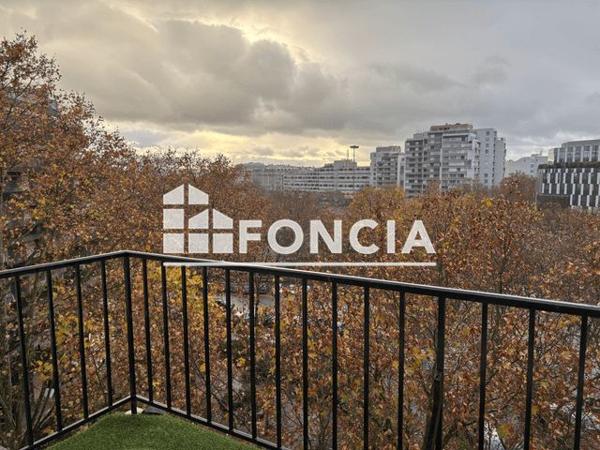 Location Appartement 3 pièces 63.44 m² - 10 AVENUE DE SALONIQUE Paris 75017