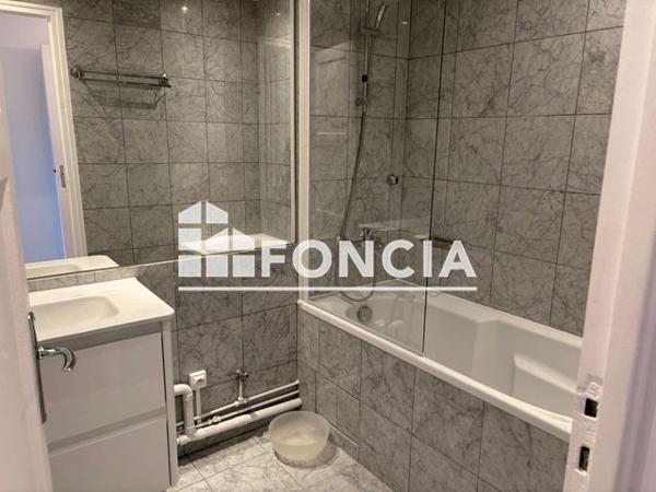 Location Appartement 3 pièces 63.44 m² - 10 AVENUE DE SALONIQUE Paris 75017