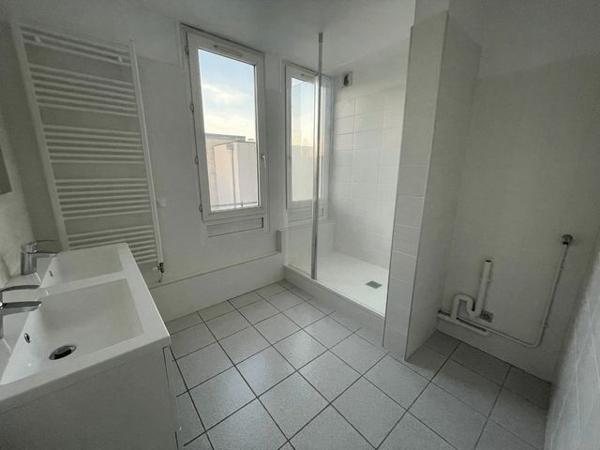 Location Appartement 4 pièces 100.9 m² - 51 RUE HENRI BAZIN Nancy 54000