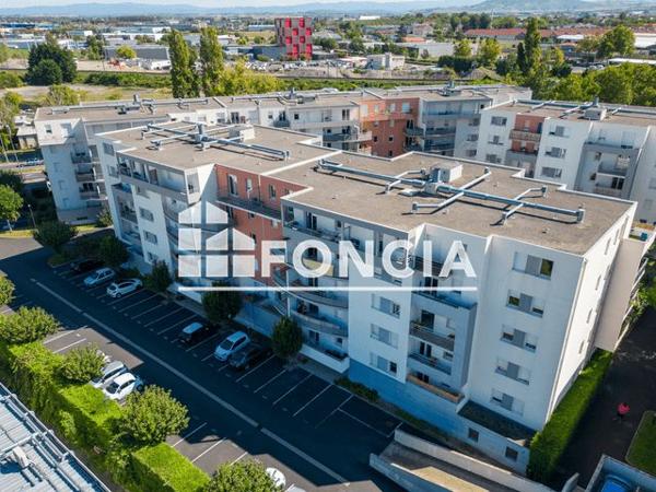 Location Appartement 2 pièces 33.33 m² - 18 BOULEVARD JOHN KENNEDY RESIDENCE LA FEUILLEE APPART C26 Clermont Ferrand 63100