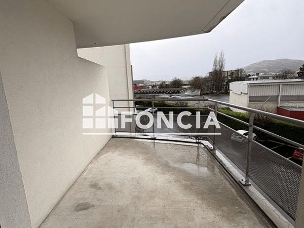 Location Appartement 2 pièces 33.33 m² - 18 BOULEVARD JOHN KENNEDY RESIDENCE LA FEUILLEE APPART C26 Clermont Ferrand 63100
