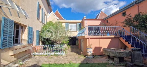 Maison de 415 m²