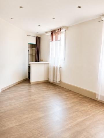 Immeuble 234.75 m² 1 etage(s)