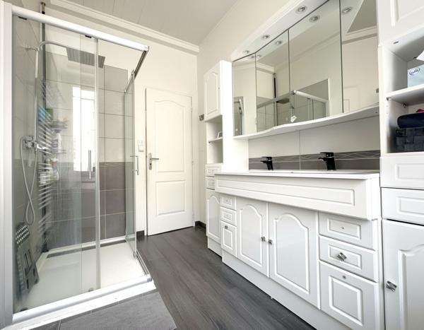 Appartement / Maison de ville triplex en Monopropriété Lyon 3 Montchat 5 pièces 125m2 avec terrasse de 25m²